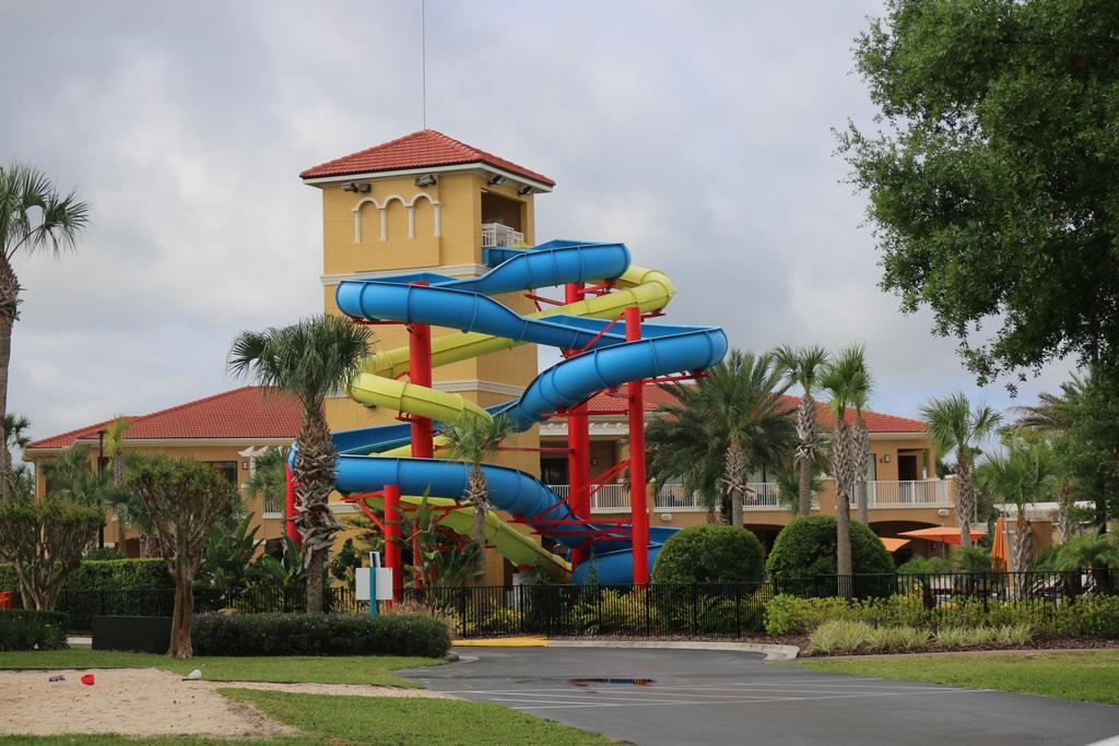 Multi Resorts At Fantasy World Orlando Exterior photo
