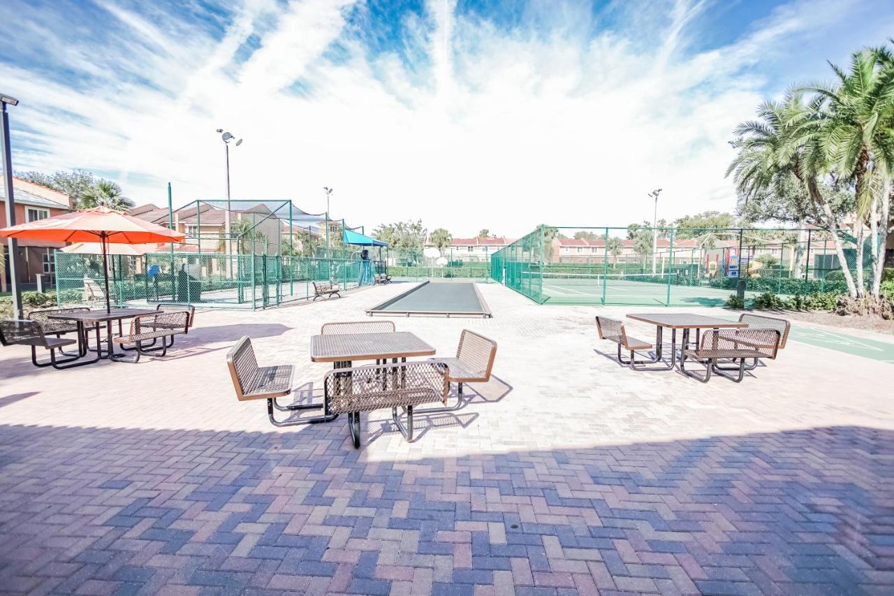 Multi Resorts At Fantasy World Orlando Exterior photo
